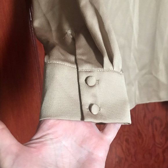 H&M blouse with v neck - Picture 2 of 3